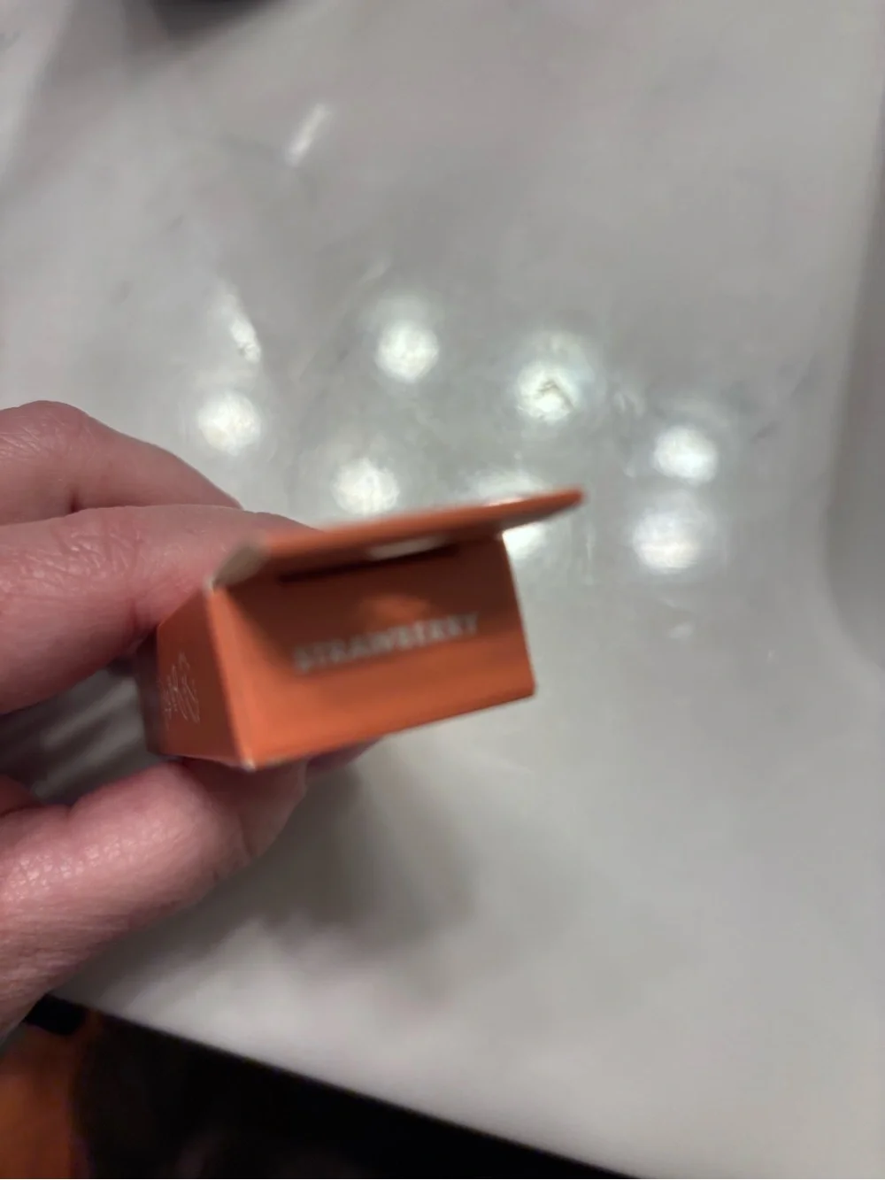 e.l.f. Squeeze Me Lip Balm - Coral Peach